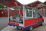 De Peugeot Partner in der Version HotDog, das Grillmobil mal anders , zum Verkauf von HotDogs.